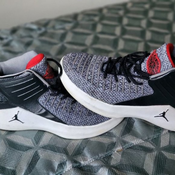 Nike Air Jordan 32 BG MVP Size 3 Youth Black/University AA1296-002 - Picture 3 of 5